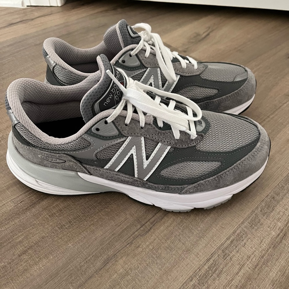 New Balance 990v6